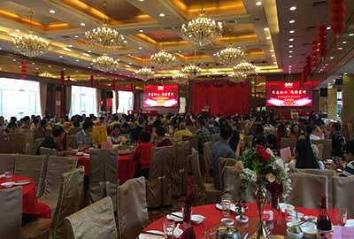 買普洱茶，你選電商還是實體店？看完這個就懂了