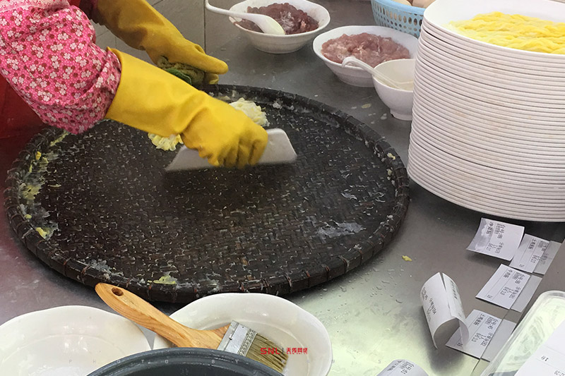 吃過銀記腸粉就推薦廣州美食？本地人帶你認只廣州特色美食布拉腸